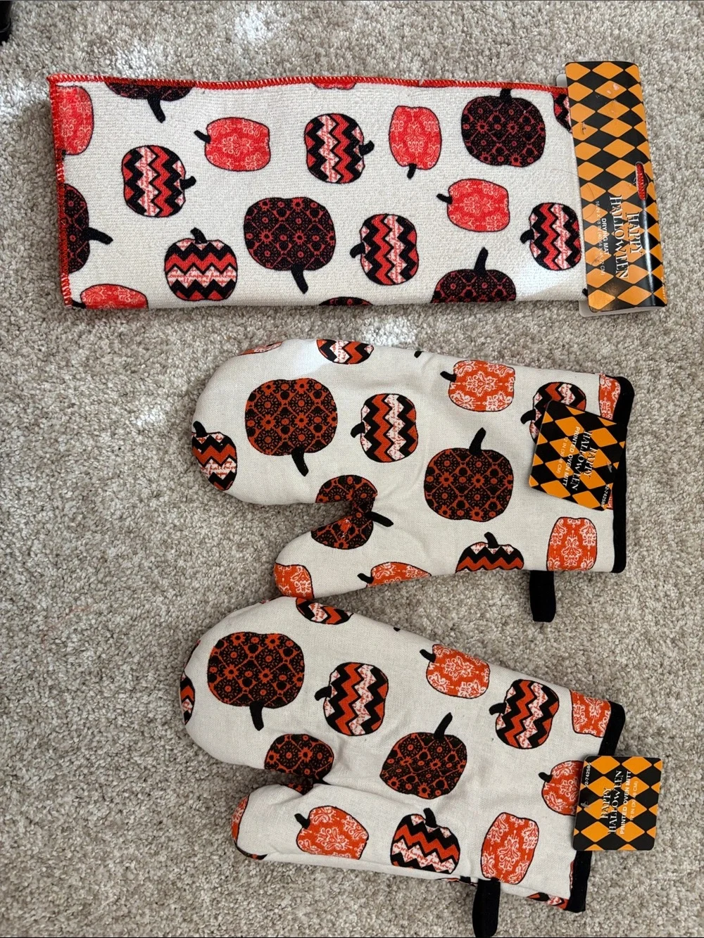Kitchen Pumpkin Oven Mitts and drying mat set- Orange and Black Halloween Accent